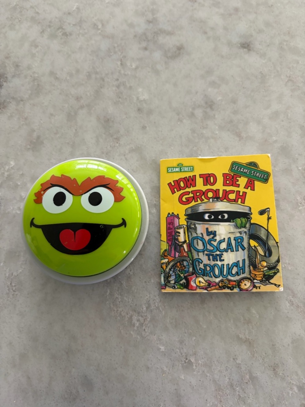 Sesame Street Oscar the Grouch Talking Button + Mini Book